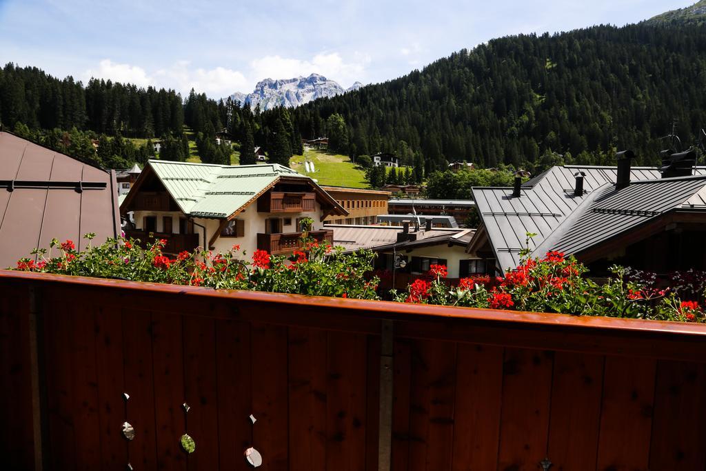 Dolomiti Hotel Cozzio Madonna di Campiglio Bilik gambar
