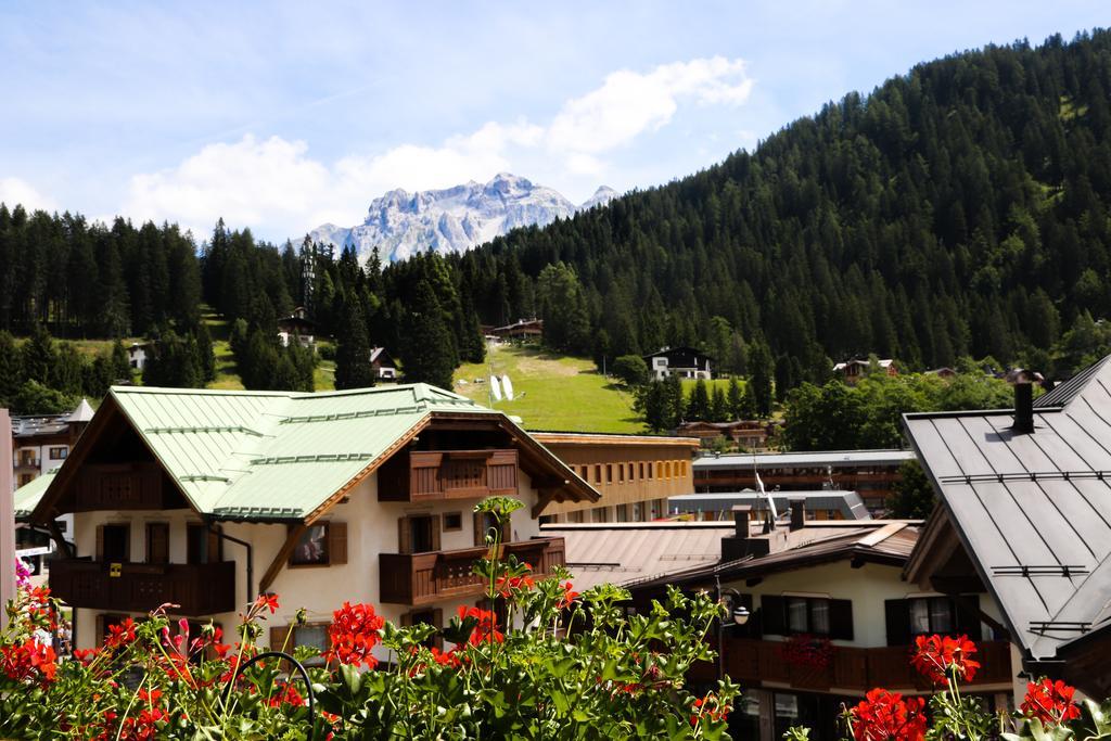 Dolomiti Hotel Cozzio Madonna di Campiglio Bilik gambar